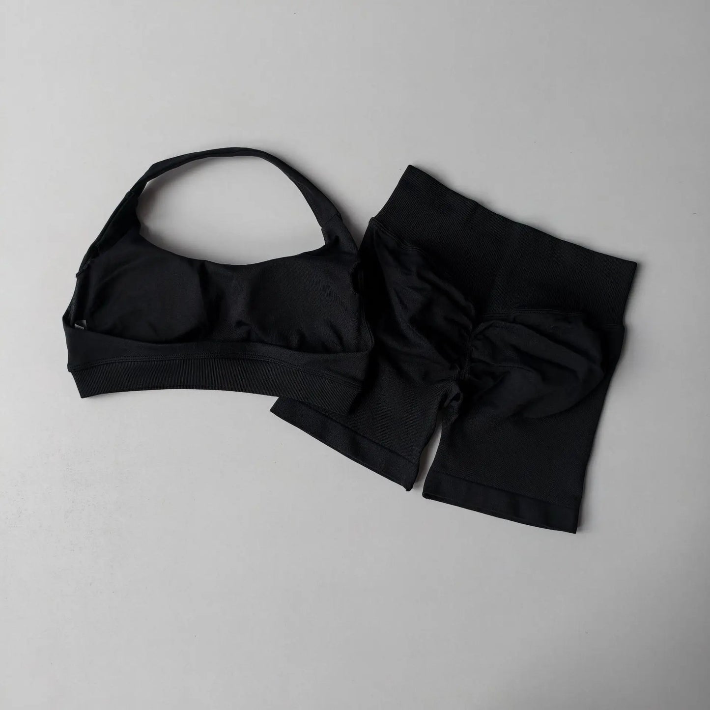 2 Pieces Yoga Suit for Women Seamless Fitness Gym Clothes Halter Sports Bra Matching Impact Shorts Workout Sets Gym Outfit